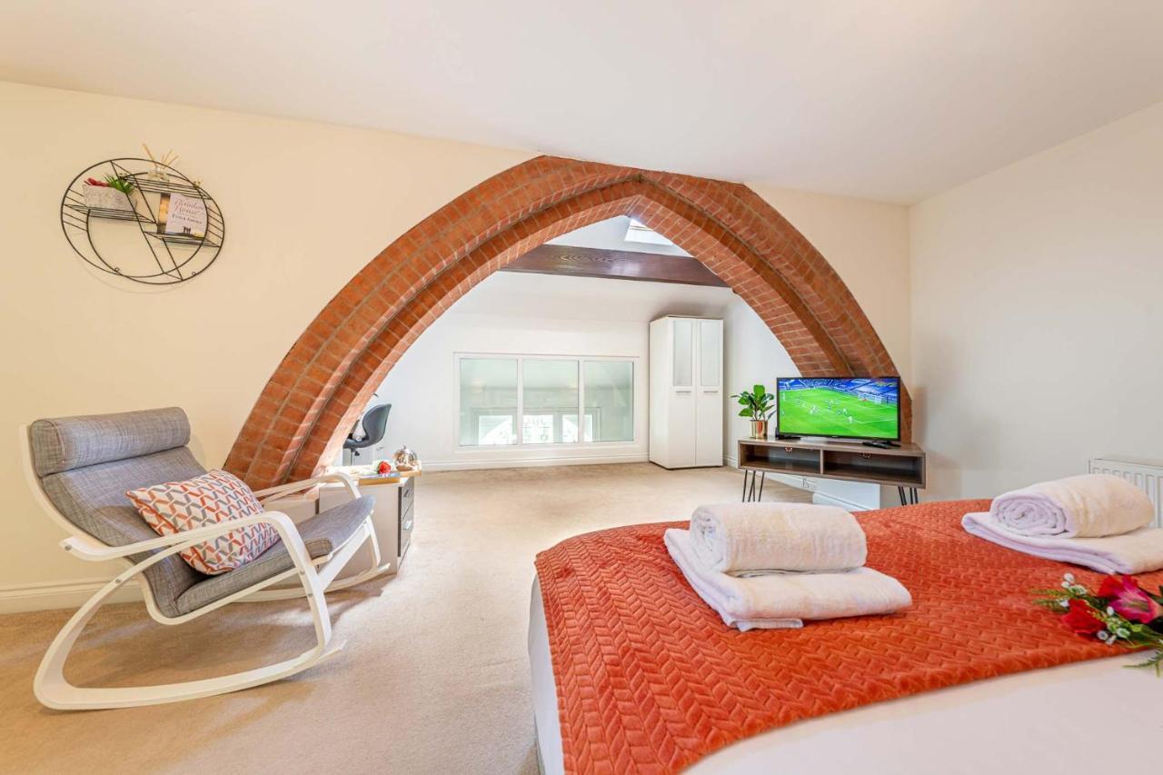 Grade 2 Listed Converted Church, Within 750Yrds To Southsea Beach Portsmouth Eksteriør bilde